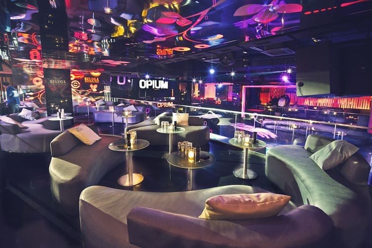 Opiun Vip Table first row bottle service pack